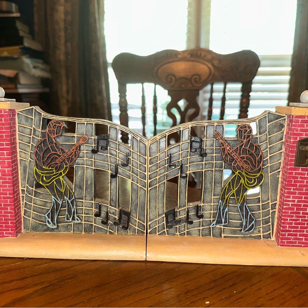 Vintage 1997 ELVIS PRESLEY "GRACELAND GATE"VALDOR 6.75" Tall BOOKENDS Music